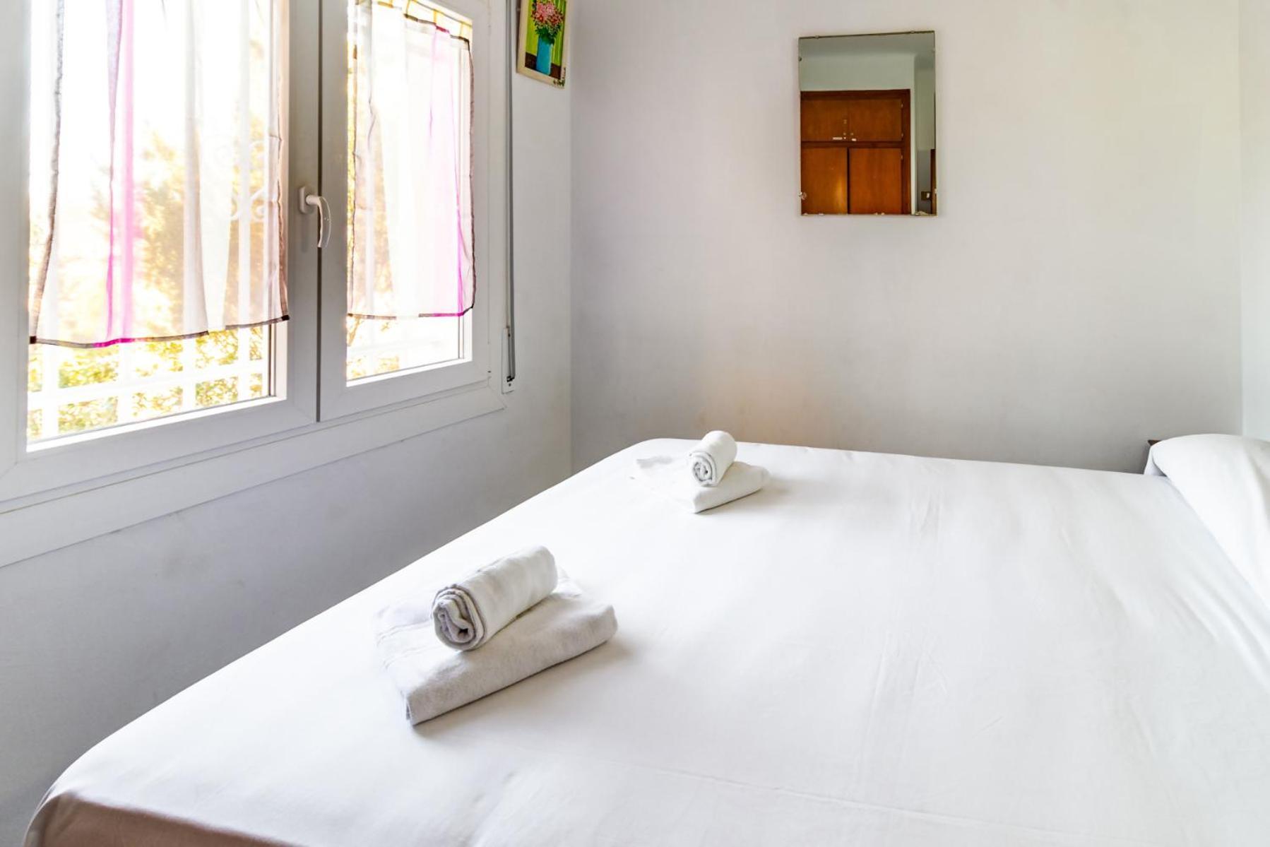 Carboneras 45 Apartamento Con Terraza Girona Bagian luar foto